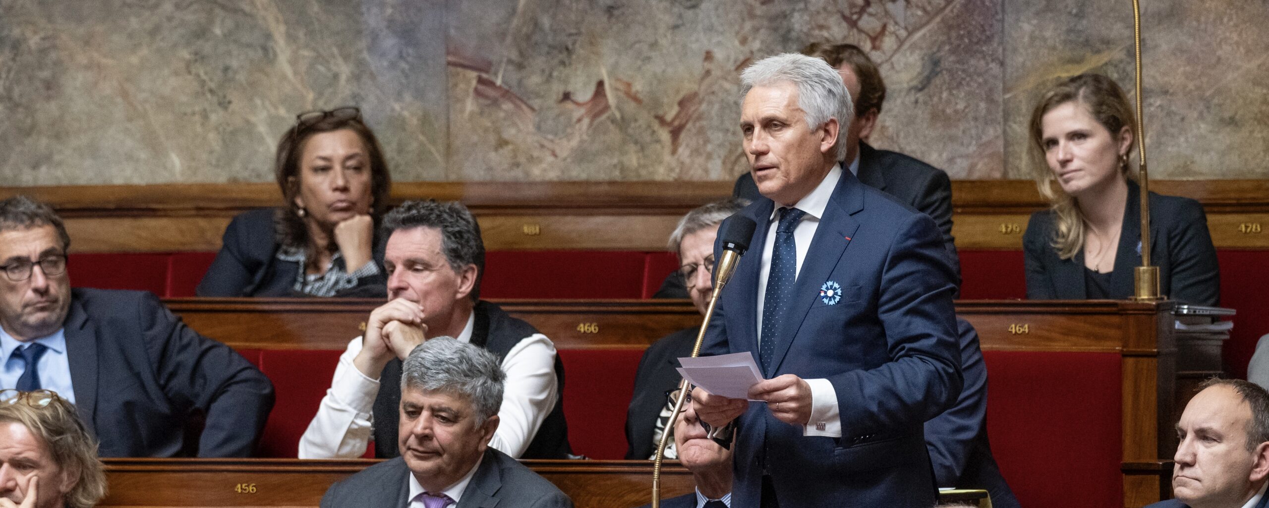 Joël Bruneau dans l’hémicycle de l’Assemblée nationale